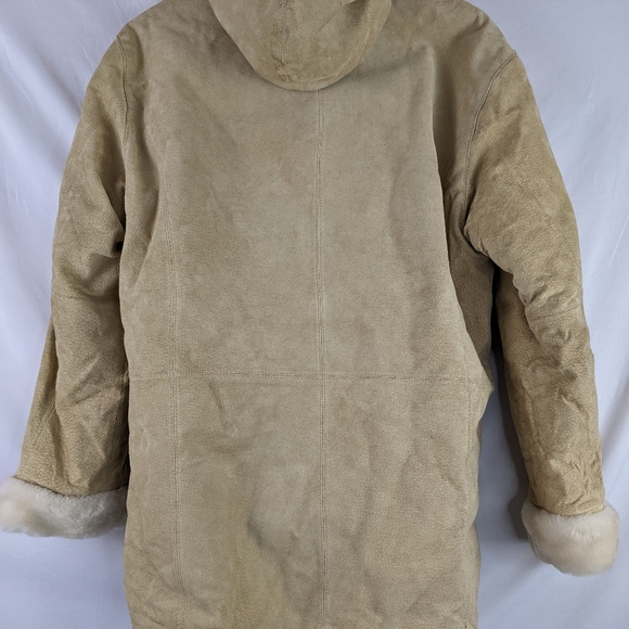 PRE -OWNED, ST JOHNS BAY WOMEN'S SUEDE LEATHER COAT, SIZE LARGE. - Picture 7 of 11